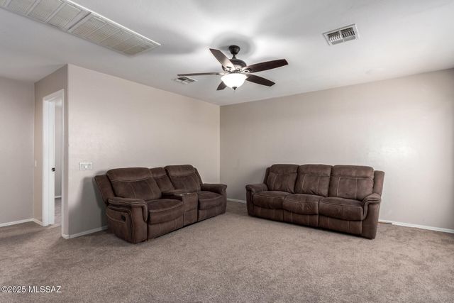 21185 E Reunion Road, Red Rock, AZ 85145