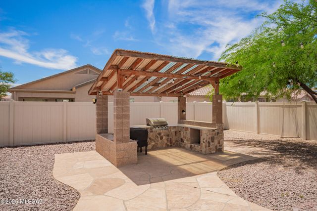 21185 E Reunion Road, Red Rock, AZ 85145