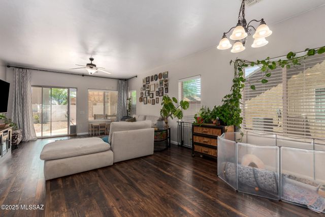 21185 E Reunion Road, Red Rock, AZ 85145