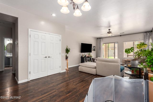 21185 E Reunion Road, Red Rock, AZ 85145