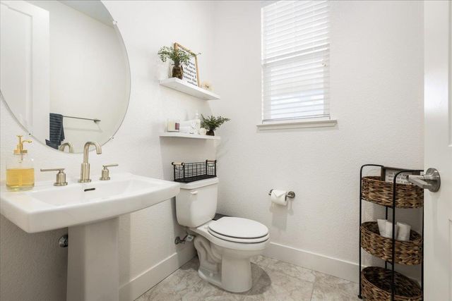 2200 Challenger Way, Roseville, CA 95747