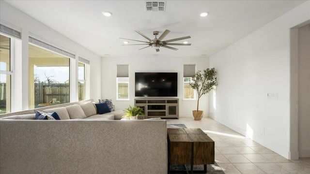 2200 Challenger Way, Roseville, CA 95747