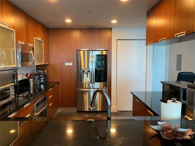 7901 Hispanola Ave 1212, North Bay Village, FL 33141