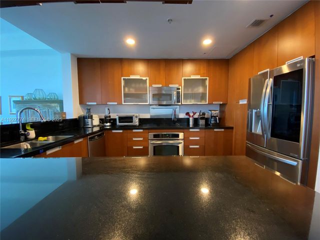 7901 Hispanola Ave 1212, North Bay Village, FL 33141