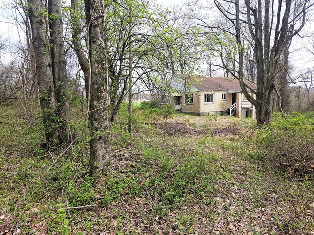 6079 William Penn Hwy, Export, PA 15632