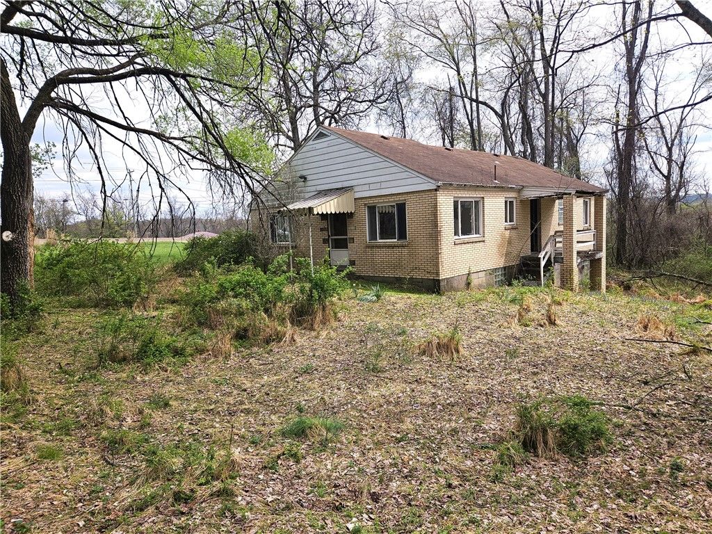 6079 William Penn Hwy, Export, PA 15632
