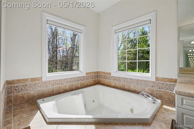 3650 Honors Way, Howell, MI 48843
