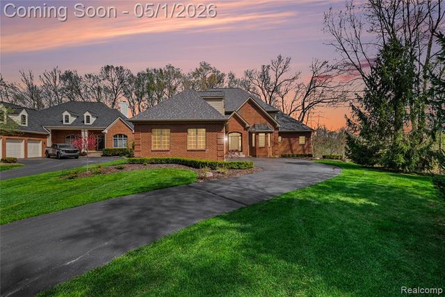 3650 Honors Way, Howell, MI 48843