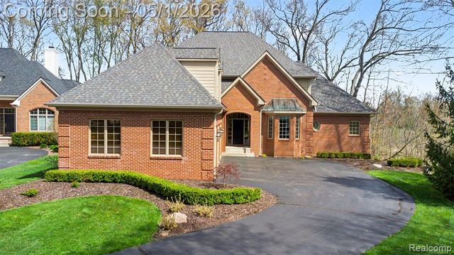 3650 Honors Way, Howell, MI 48843