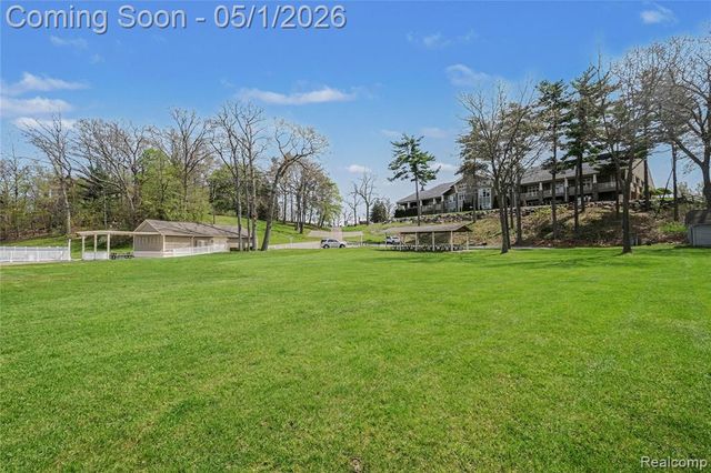3650 Honors Way, Howell, MI 48843