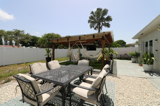 9410 NW 81st Court, Tamarac, FL 33321