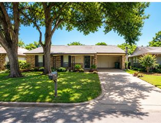 5408 Parkview Drive, Haltom City, TX 76148