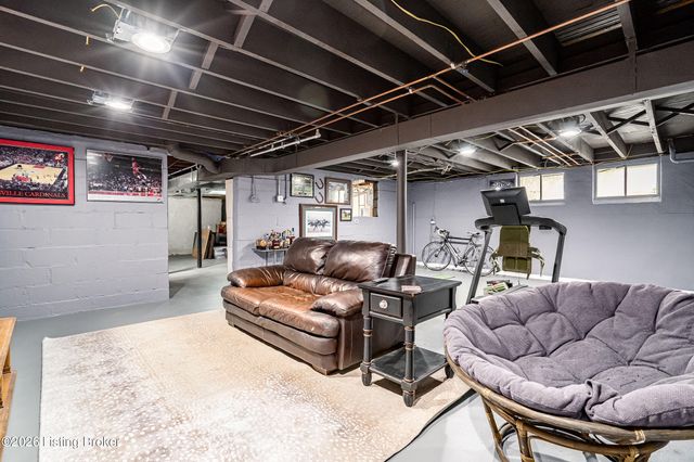 852 Linwood Ave, Louisville, KY 40217