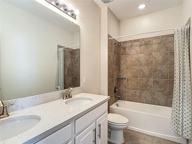 1813 CASTLETON DR, St Cloud, FL 34771