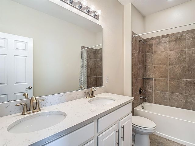 1813 CASTLETON DR, St Cloud, FL 34771