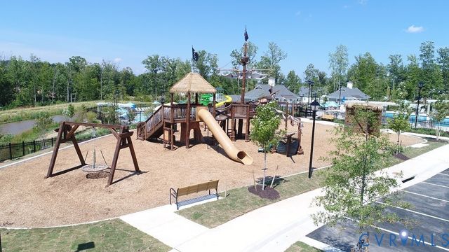 18779 Palisades Rdg, Moseley, VA 23120