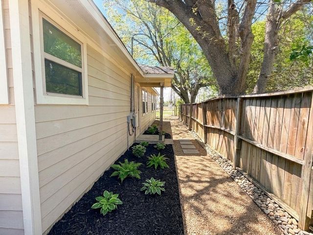 102 Elmfield Street, Houston, TX 77047