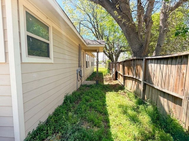 102 Elmfield Street, Houston, TX 77047