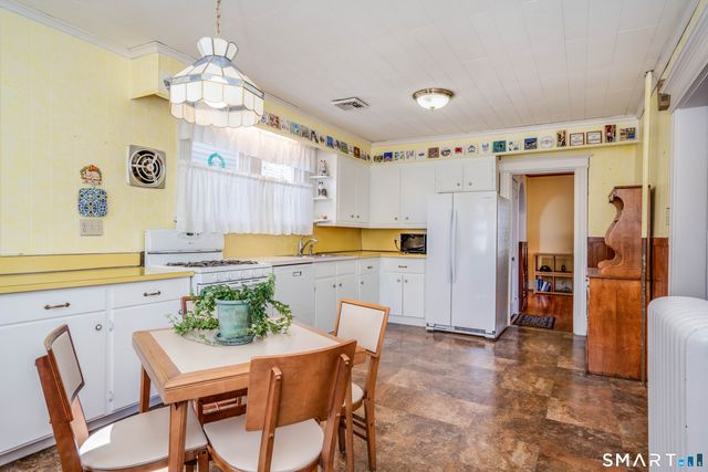 75 Whitman Avenue, West Hartford, CT 06107