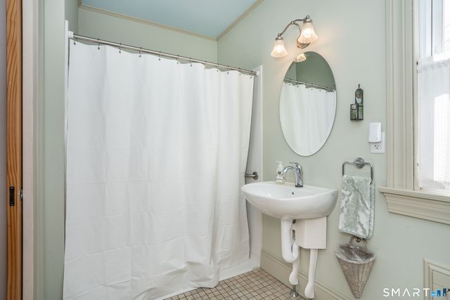 75 Whitman Avenue, West Hartford, CT 06107