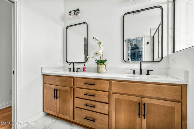 2835 Alder Wood Ln, La Grange, KY 40031