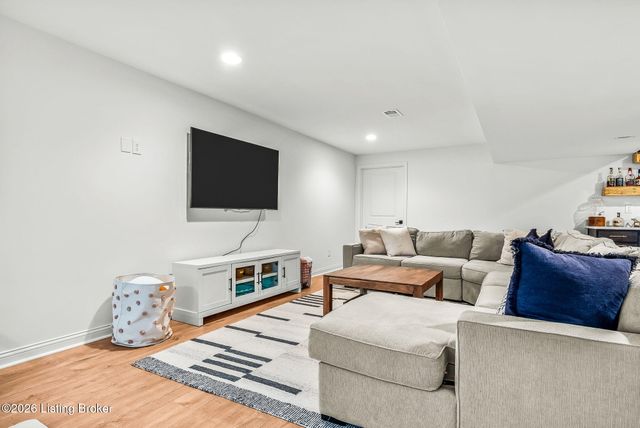 2835 Alder Wood Ln, La Grange, KY 40031