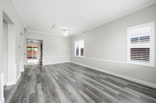 8252 Crichton Way, Elk Grove, CA 95758