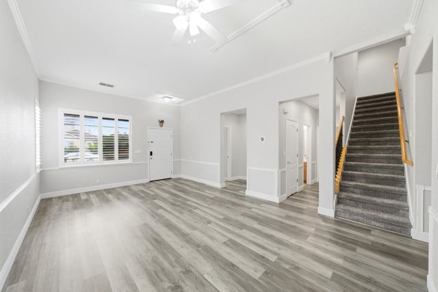 8252 Crichton Way, Elk Grove, CA 95758