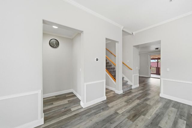 8252 Crichton Way, Elk Grove, CA 95758