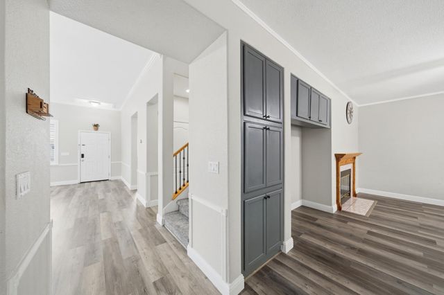 8252 Crichton Way, Elk Grove, CA 95758