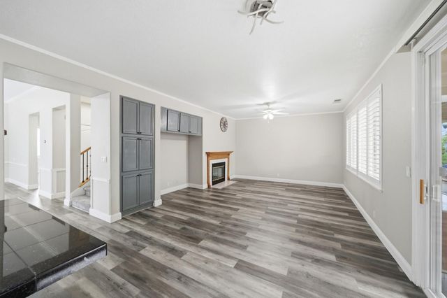 8252 Crichton Way, Elk Grove, CA 95758