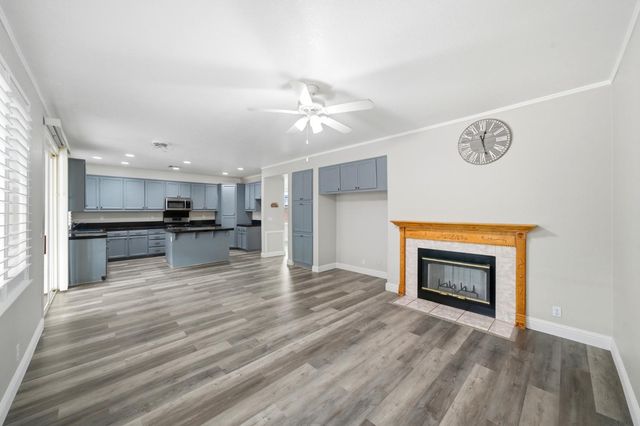 8252 Crichton Way, Elk Grove, CA 95758