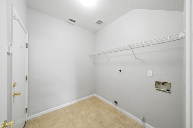 8252 Crichton Way, Elk Grove, CA 95758