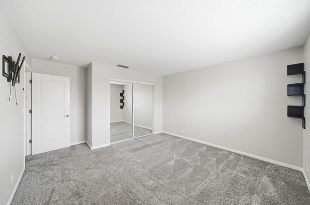 8252 Crichton Way, Elk Grove, CA 95758