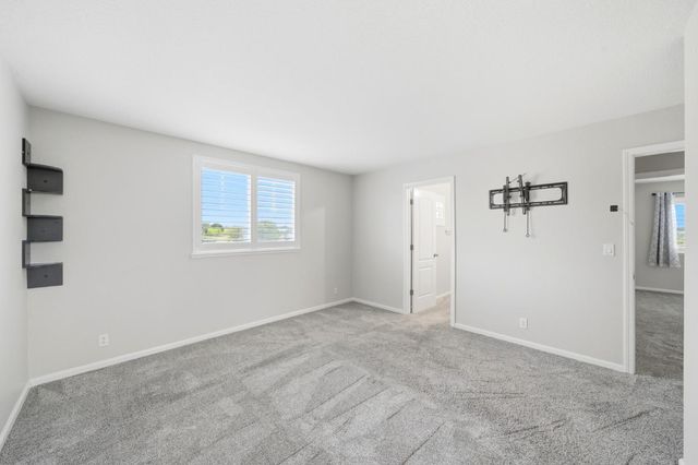 8252 Crichton Way, Elk Grove, CA 95758