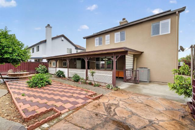 8252 Crichton Way, Elk Grove, CA 95758