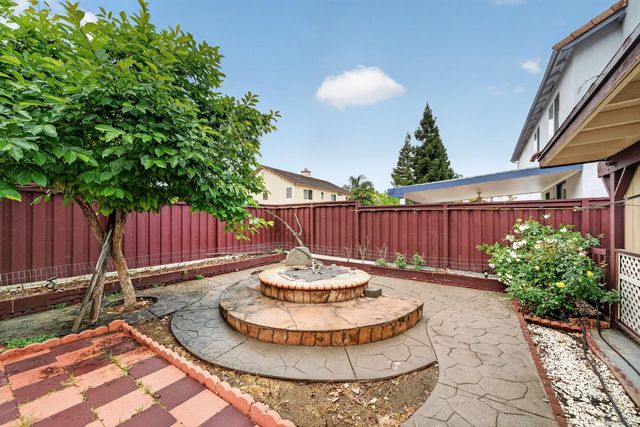 8252 Crichton Way, Elk Grove, CA 95758