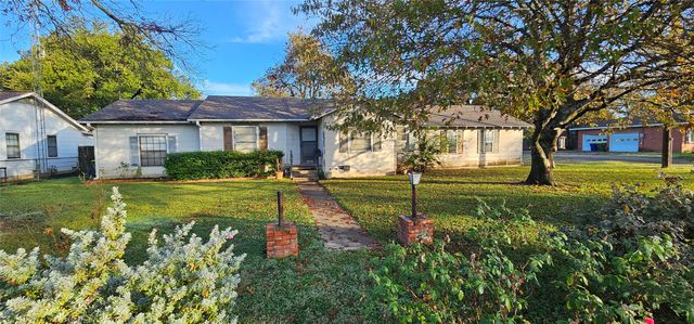 1061 E Walnut Street, Hillsboro, TX 76645