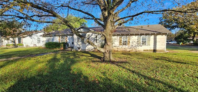 1061 E Walnut Street, Hillsboro, TX 76645