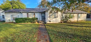 1061 E Walnut Street, Hillsboro, TX 76645
