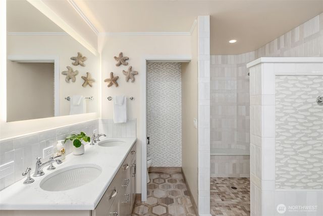 18211 Fjord Drive NE, Poulsbo, WA 98370