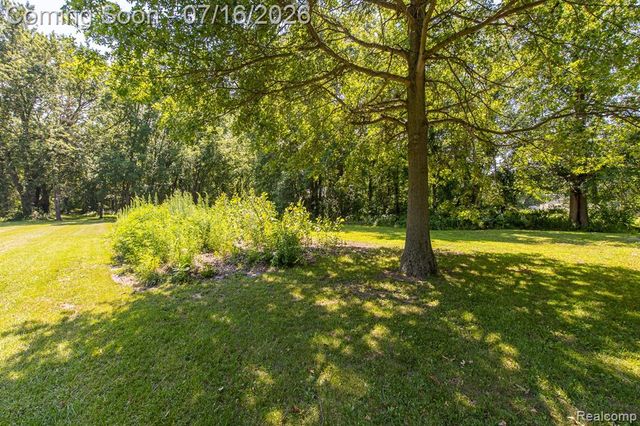 43995 Bemis Road, Sumpter, MI 48111