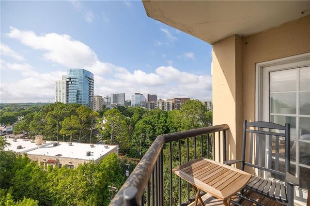 1 Biscayne Drive NW 802, Atlanta, GA 30309
