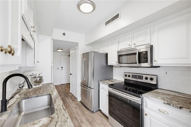 1 Biscayne Drive NW 802, Atlanta, GA 30309
