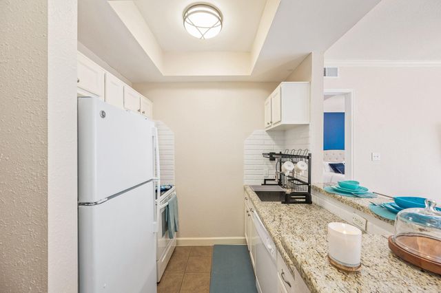 4515 Briar Hollow Place 312, Houston, TX 77027