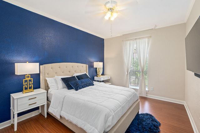 4515 Briar Hollow Place 312, Houston, TX 77027