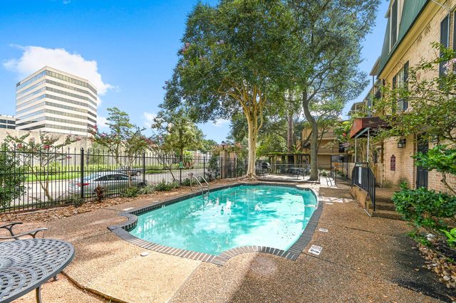 4515 Briar Hollow Place 312, Houston, TX 77027