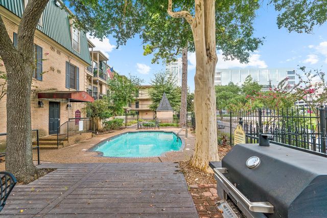 4515 Briar Hollow Place 312, Houston, TX 77027