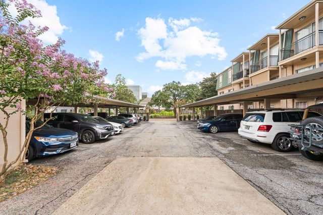 4515 Briar Hollow Place 312, Houston, TX 77027