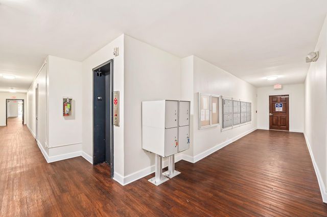 4515 Briar Hollow Place 312, Houston, TX 77027